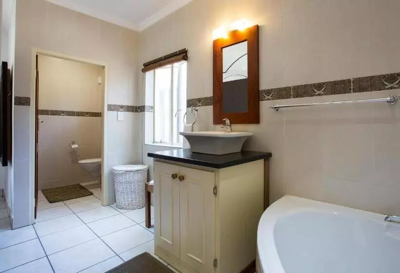 پانسیون Tamboti Lodge Guest House