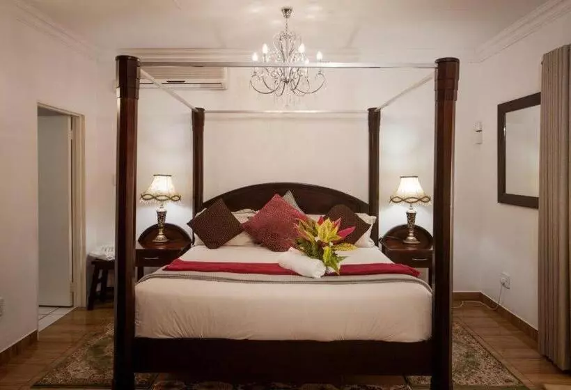 پانسیون Tamboti Lodge Guest House