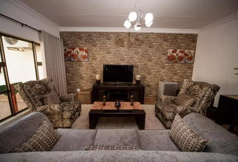پانسیون Tamboti Lodge Guest House