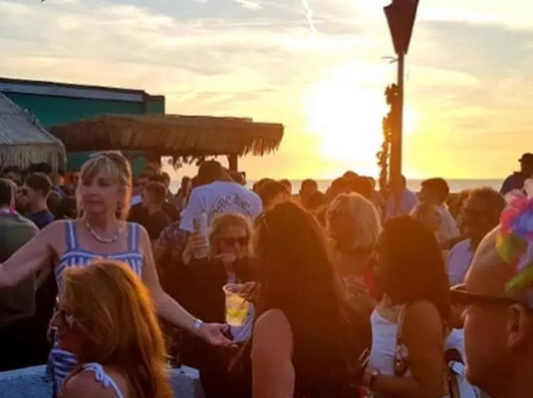 Aamiaismajoitus (B&B) Spectacular Sea View Double, With Exclusive Bathroom & Use Of Patio And Bike Store