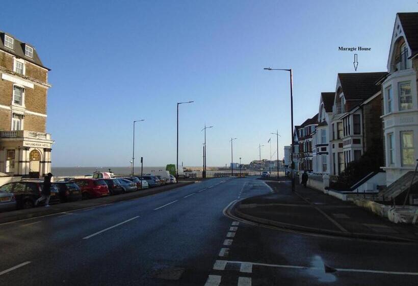 ベッドアンドブレックファースト Spectacular Sea View Double, With Exclusive Bathroom & Use Of Patio And Bike Store