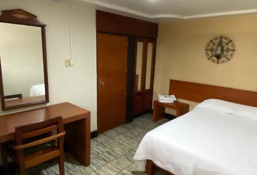 호텔 Flamingos De Ciudad Guzman