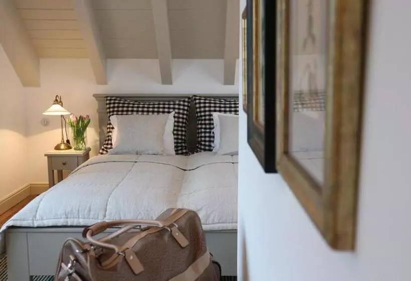 Ráj Na Zemi Venkovský Hotel A Kavárna