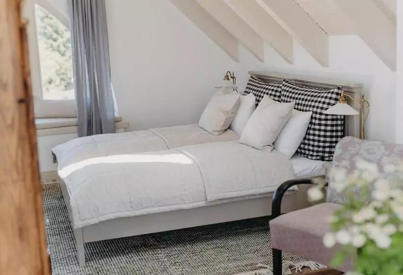 Ráj Na Zemi Venkovský Hotel A Kavárna