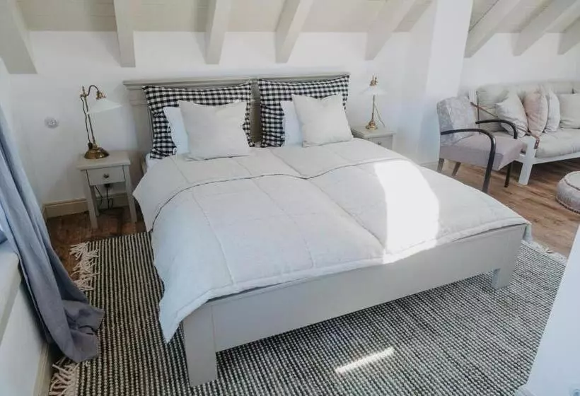 Ráj Na Zemi Venkovský Hotel A Kavárna