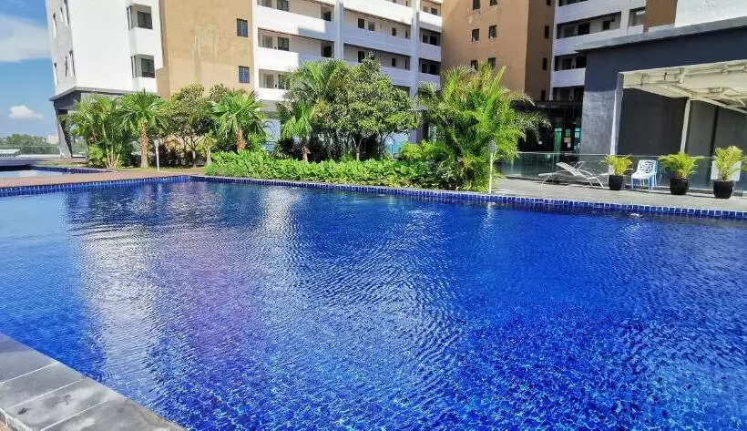 Dwharf Seaview Executive Suit Portdickson