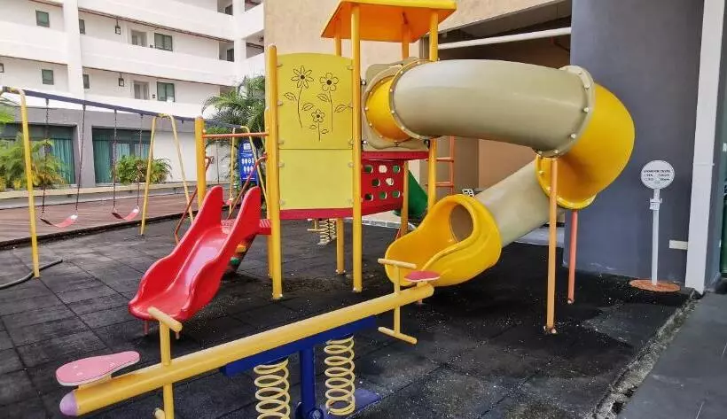 Dwharf Seaview Executive Suit Portdickson