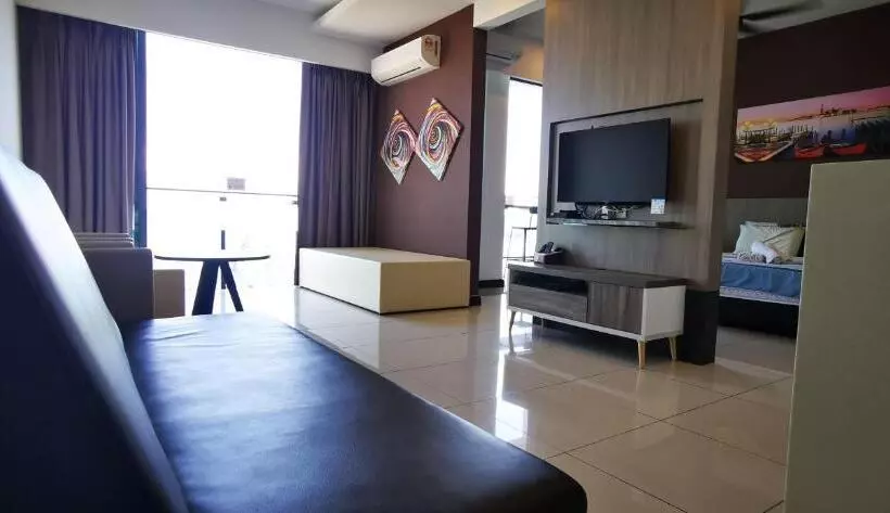 Dwharf Seaview Executive Suit Portdickson