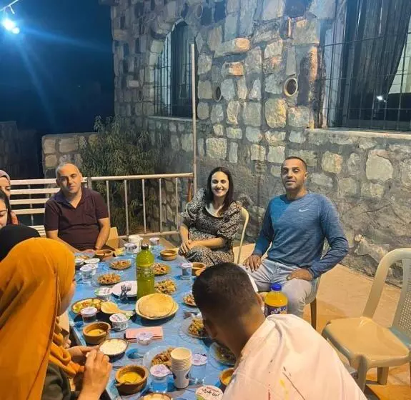 تختخواب و صبحانه Al Karak Countryside And