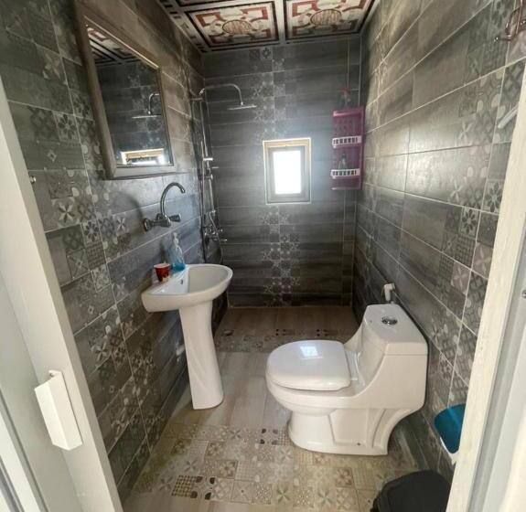 تختخواب و صبحانه Al Karak Countryside And