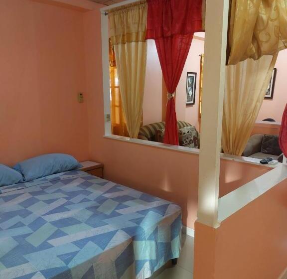 تختخواب و صبحانه Shernette Nest