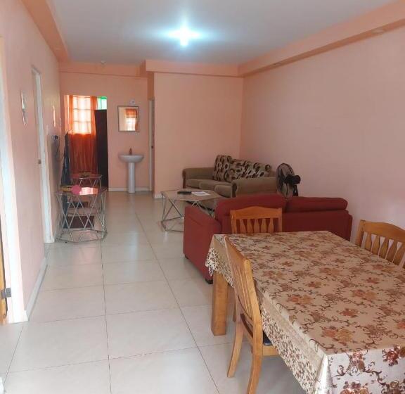 تختخواب و صبحانه Shernette Nest