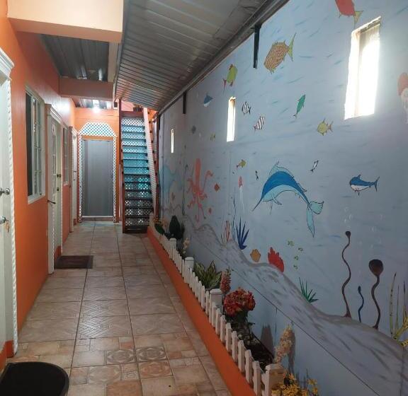 تختخواب و صبحانه Shernette Nest