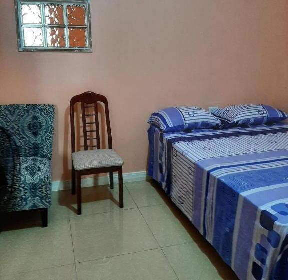 تختخواب و صبحانه Shernette Nest