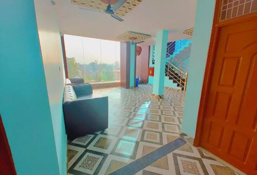 ホテル Asha Palace Near Ram Janam Bhumi