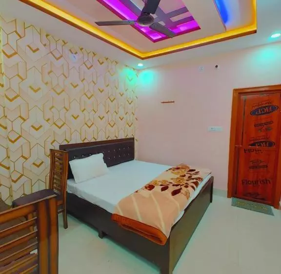 ホテル Asha Palace Near Ram Janam Bhumi