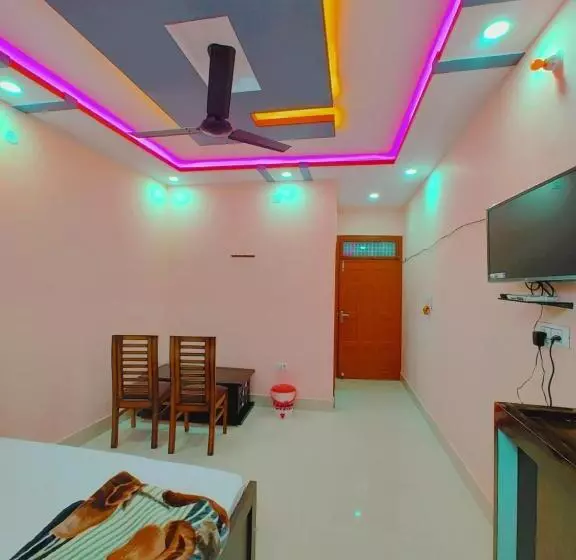 ホテル Asha Palace Near Ram Janam Bhumi