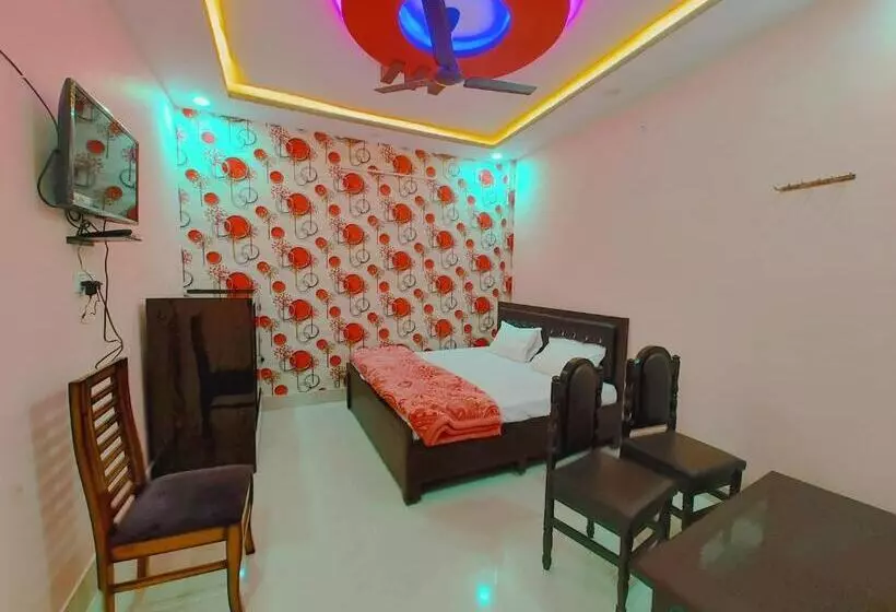ホテル Asha Palace Near Ram Janam Bhumi