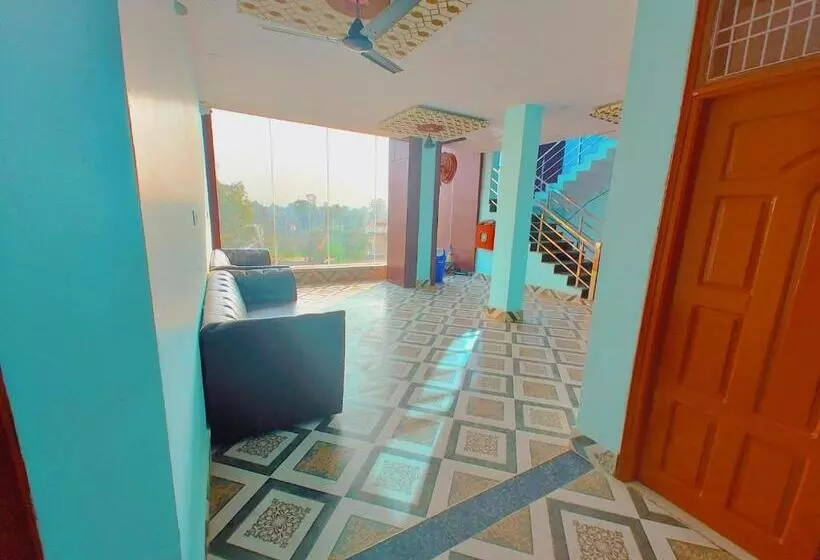 ホテル Asha Palace Near Ram Janam Bhumi