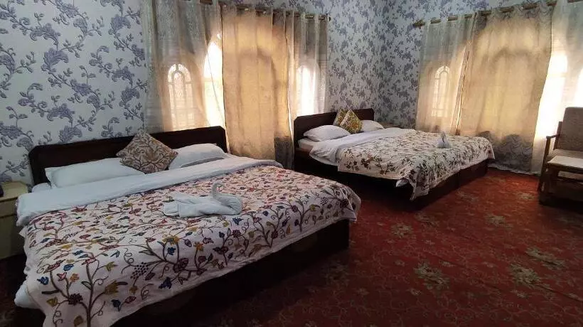 Hotel Bakhtawar