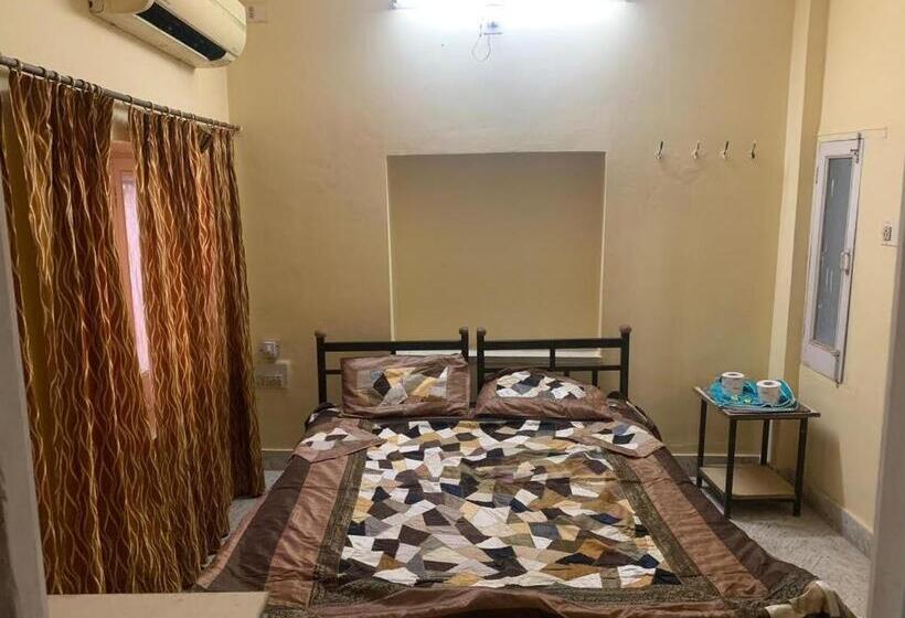 هتل Jamna Vilas Home Stay