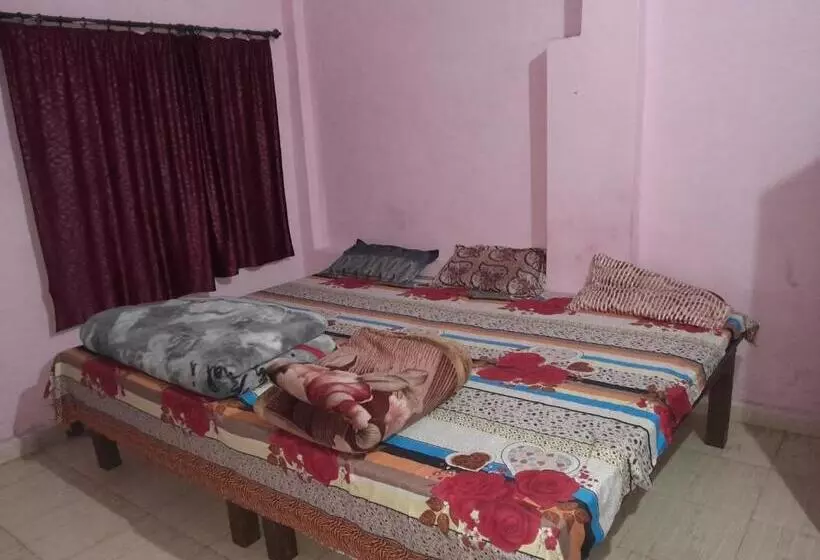 Hotel Ram Priya Kunj Ayodhya