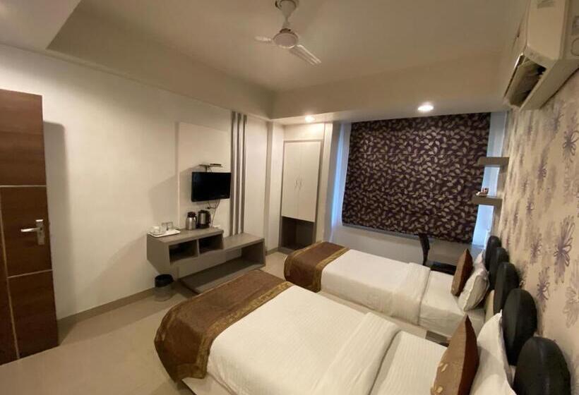 Hotel Starlit Select Nirvana