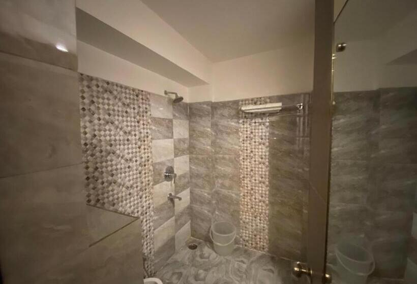 Hotel Starlit Select Nirvana