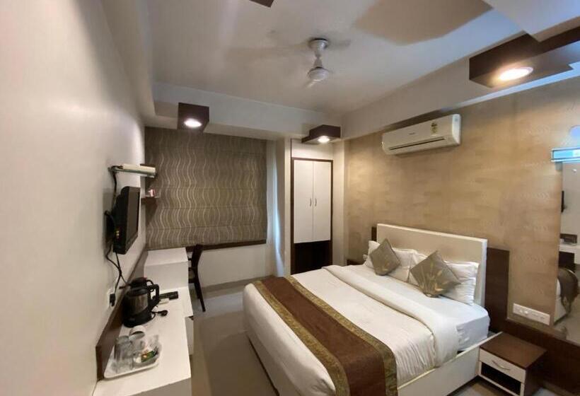 Hotel Starlit Select Nirvana