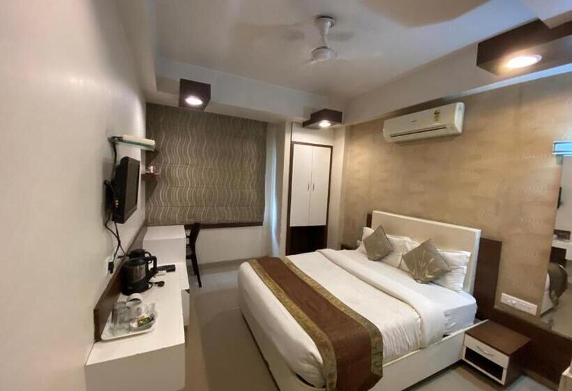 Hotel Starlit Select Nirvana