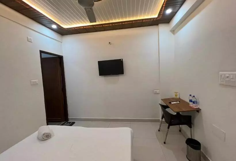 Fabhotel The Bird House