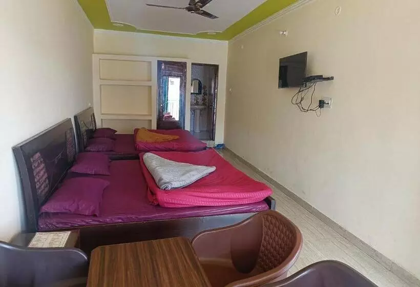 ペンション Ashirwad Guest House