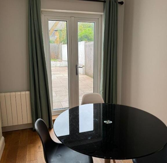 پانسیون Brentford Guest Rooms