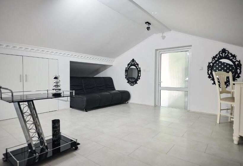 بنسيون La Conac Resort