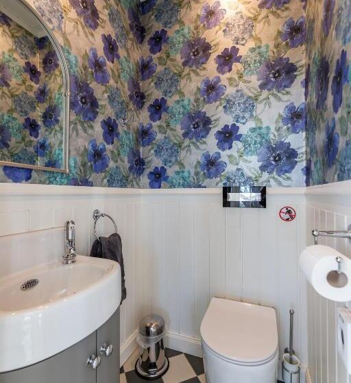 پانسیون Tiismani Villa