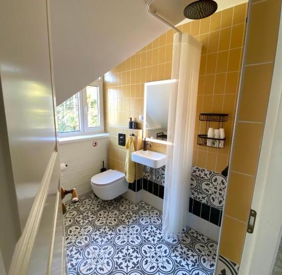 پانسیون Tiismani Villa