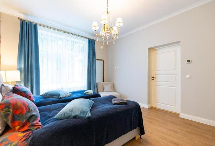 پانسیون Tiismani Villa