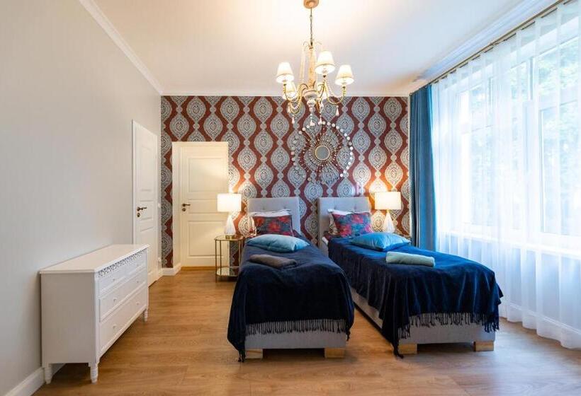 پانسیون Tiismani Villa