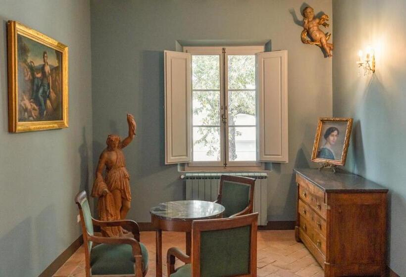 פנסיון Villa Cosmiana Suites