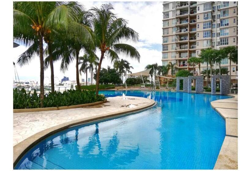 Subang City Residence, 8 9 Pax With Balcony, Walking Distance To Summit, 5min To Sunway