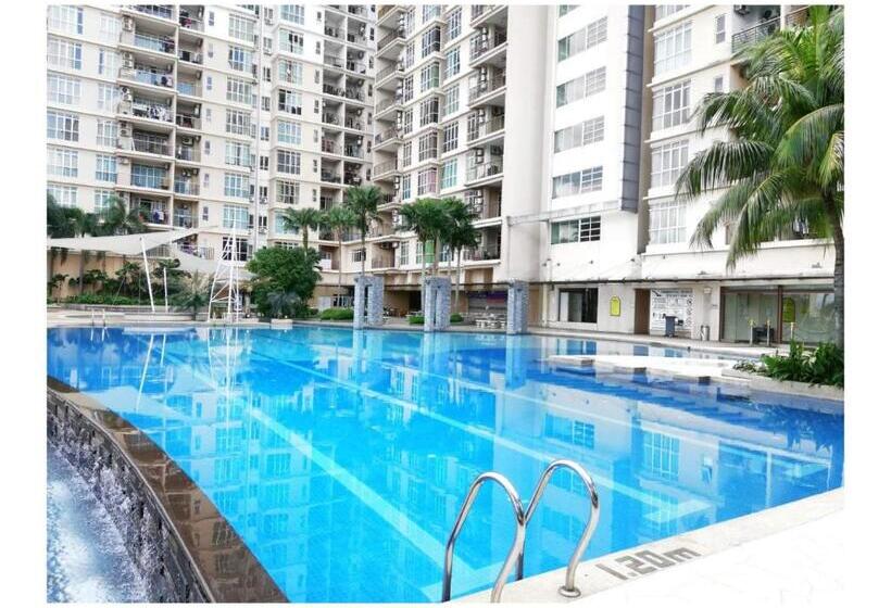 Subang City Residence, 8 9 Pax With Balcony, Walking Distance To Summit, 5min To Sunway
