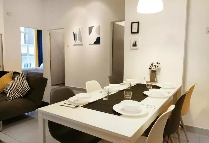 Subang City Residence, 8 9 Pax With Balcony, Walking Distance To Summit, 5min To Sunway