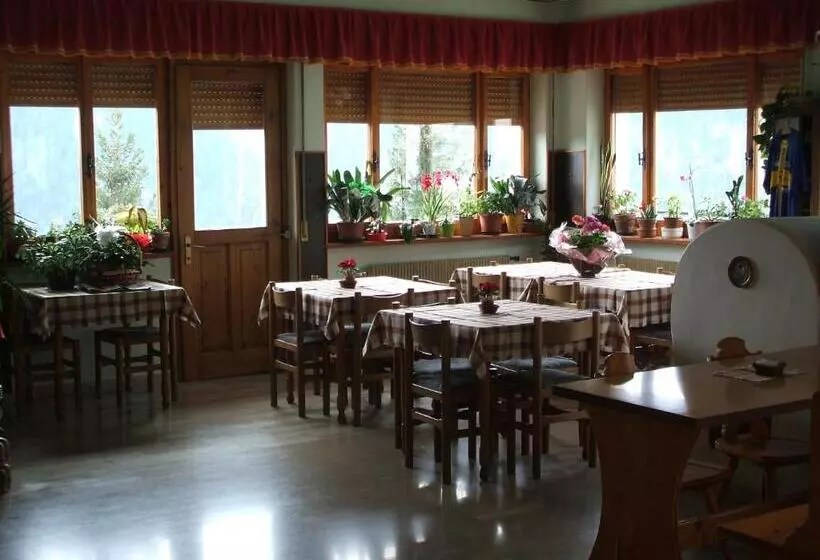 ホテル Albergo Bar Ristorante Da Gina