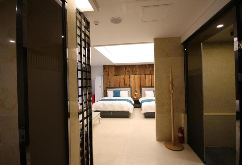 בית מלון כפרי Jb Tourist