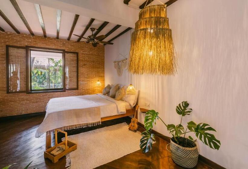 בית מלון כפרי La Bōhème Luxury Suites