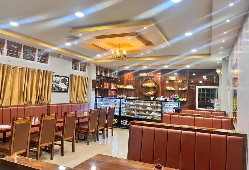Hotelli Sm Lodge And Restaurant