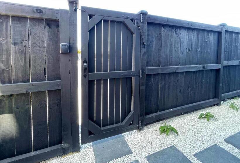 ペンション Great Value 1b1b Studio In Sandringham   Private Entrance, Close To City, Heat Pump, Netfilx