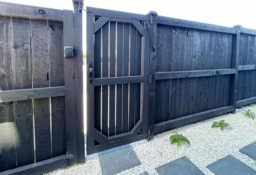 ペンション Great Value 1b1b Studio In Sandringham   Private Entrance, Close To City, Heat Pump, Netfilx