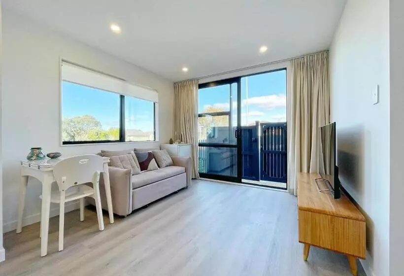 ペンション Great Value 1b1b Studio In Sandringham   Private Entrance, Close To City, Heat Pump, Netfilx