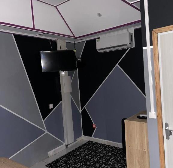 پانسیون Ouest Nelis Lodge